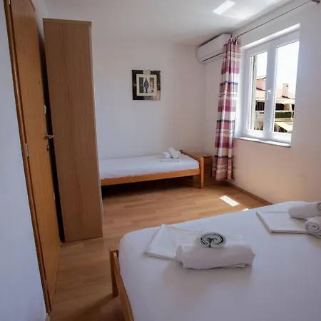 Buka Calm V By Interhome